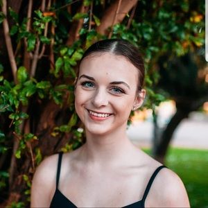 Meet your Posher, Olivia